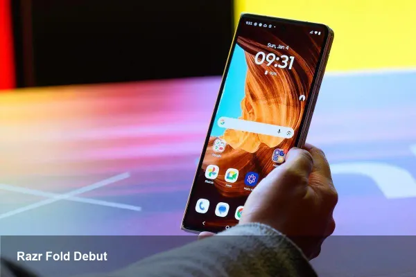 Motorola Razr Fold: First Book-Style Fold